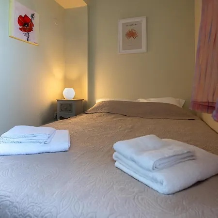 Lägenhet Naiada Stomio-b